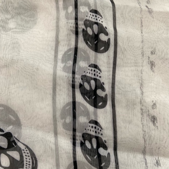 Alexander McQueen Skull Silk Scarf White - Picture 4 of 4